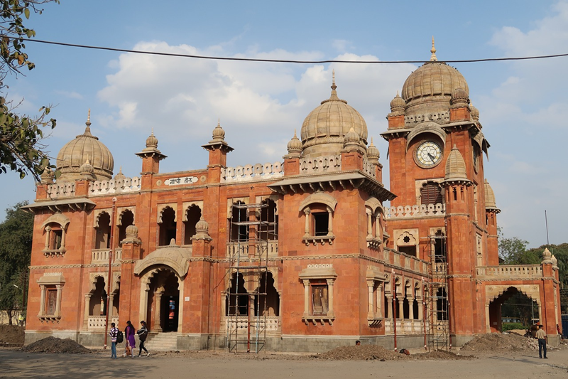 Surat joins Indore in the league of “Cleanest City”