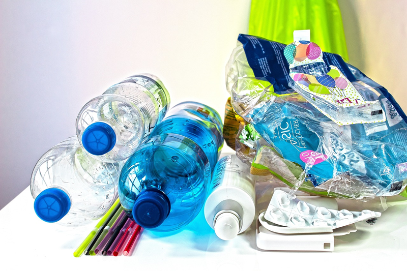 Japan to obligate manufacturers to use recycled plastics