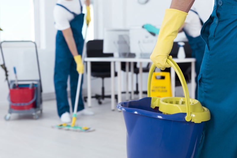 Beyond Mops and Buckets: How AI and IoT Are Redefining Cleaning Services